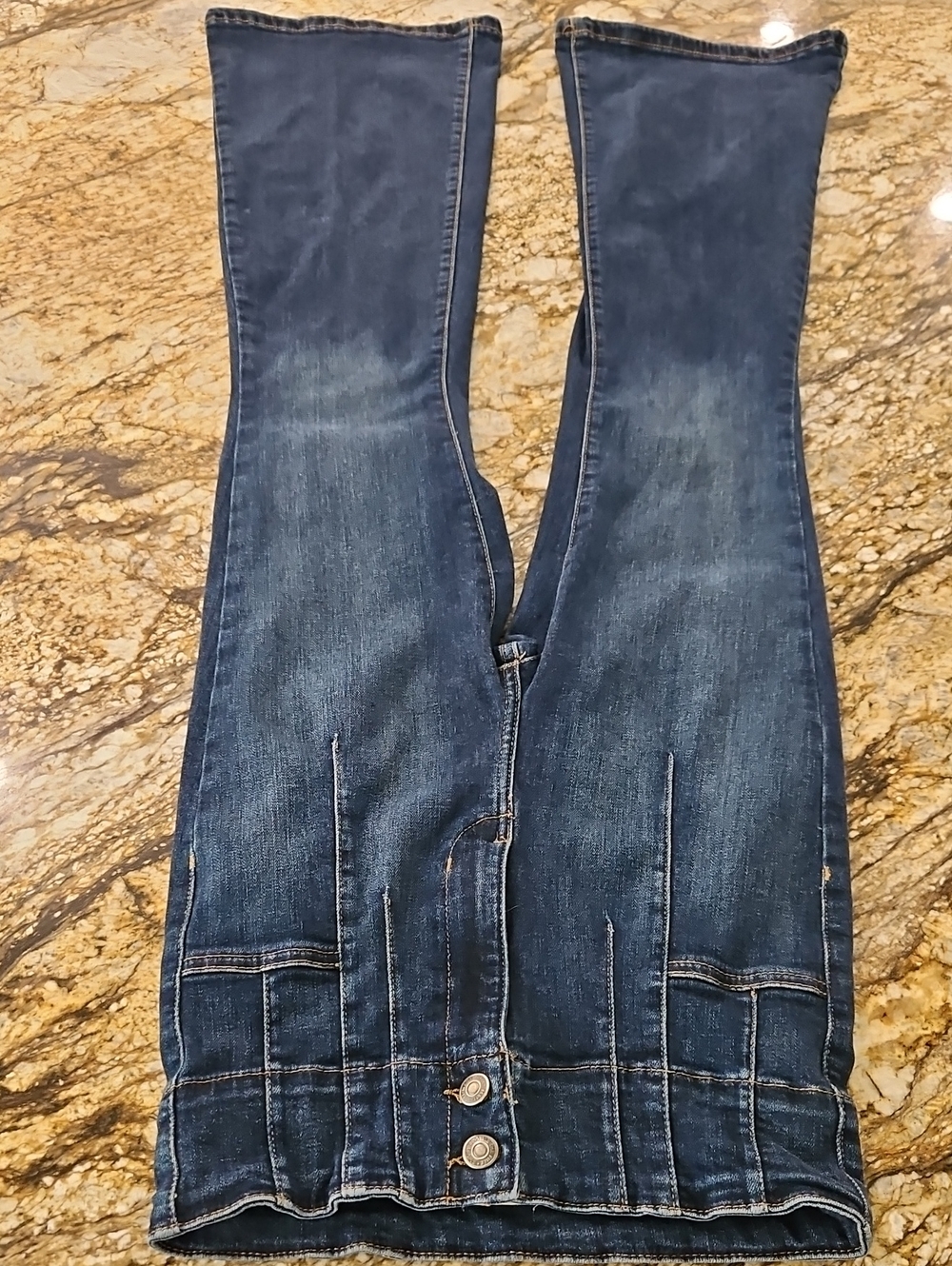 We The Free Women’s Dark Blue Flared Jeans. Size 29 Inseam 32 Rise 12"